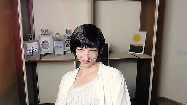  AngeliaFlow  online show from September 26, 2025, 6:17 am