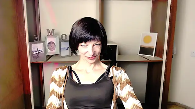  AngeliaFlow  online show from September 30, 2025, 6:51 am