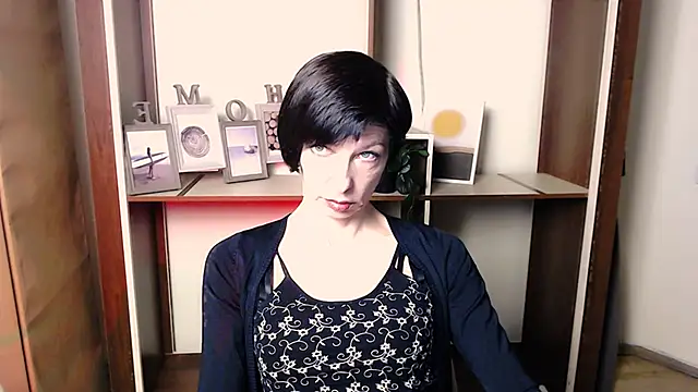  AngeliaFlow  online show from November 24, 2025, 7:41 am