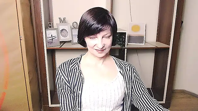  AngeliaFlow  online show from April 15, 2026, 8:21 am