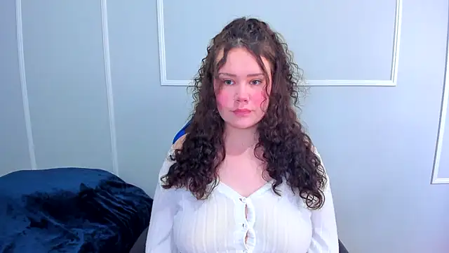 Snapshot of _leana_ chatting on May 1, 2026, 4:44 pm leana online show from May 1, 2026, 4:44 pm