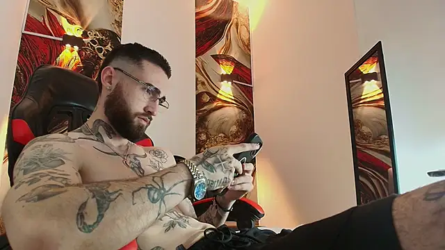 Luke davis01 online show from October 18, 2025, 1:12 pm