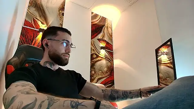 Luke davis01 online show from March 19, 2026, 1:15 pm