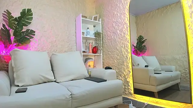 Maofenix online show from February 18, 2025, 11:30 pm