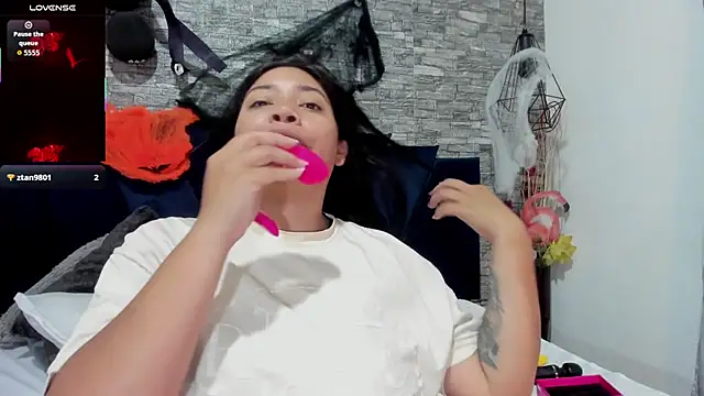 Sophia Brunett online show from October 25, 2025, 11:40 am