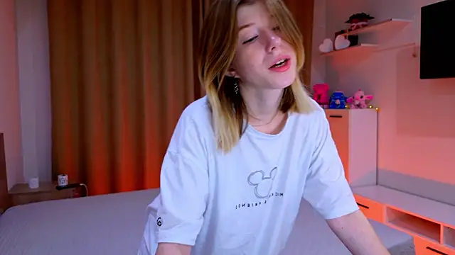 Bella amory online show from November 18, 2025, 2:54 pm