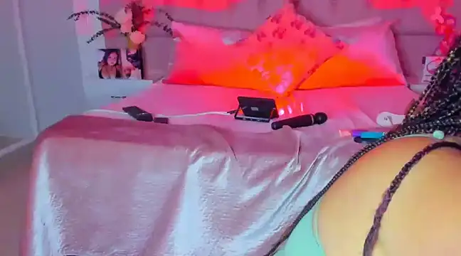 KourtneyEvans online show from February 8, 2025, 6:22 pm