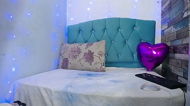 Tiana Ebony18 online show from March 4, 2025, 12:01 pm