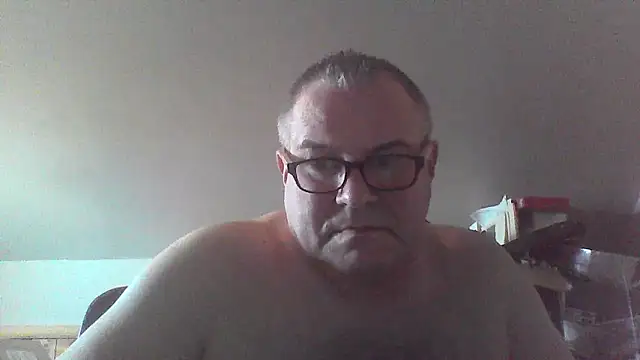 Snapshot of mkestr69 chatting on February 13, 2026, 9:00 pm mkestr69 online show from February 13, 2026, 9:00 pm