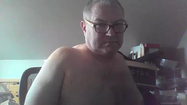 Snapshot of mkestr69 chatting on February 20, 2026, 9:48 pm mkestr69 online show from February 20, 2026, 9:48 pm