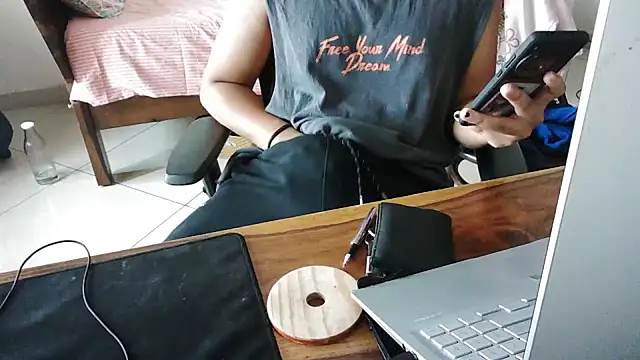 Snapshot of optimalperformance7093 chatting on February 5, 2025, 7:07 am optimalperformance7093 online show from February 5, 2025, 7:07 am