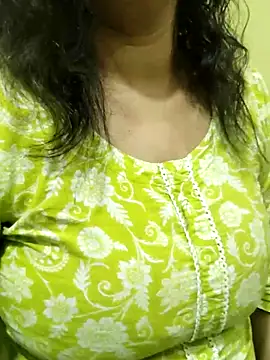 Your cutiepie  online show from November 26, 2025, 6:20 pm