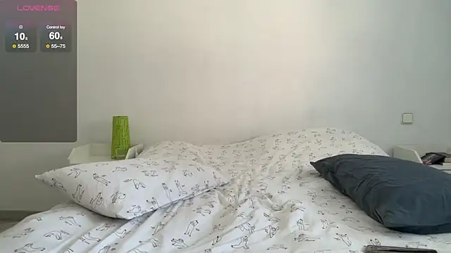 xdaisyhansen online show from February 25, 2025, 11:08 am