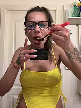 PlayfulShow online show from April 3, 2026, 9:29 am