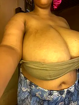 Snapshot of NonoGotBoobies chatting on November 13, 2025, 7:07 am NonoGotBoobies online show from November 13, 2025, 7:07 am