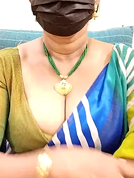 Snapshot of niiveditha chatting on February 17, 2025, 11:09 pm niiveditha online show from February 17, 2025, 11:09 pm