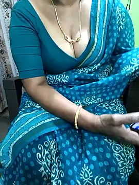 Snapshot of niiveditha chatting on September 19, 2025, 2:24 am niiveditha online show from September 19, 2025, 2:24 am