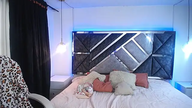 lizha milf online show from March 13, 2025, 10:54 pm