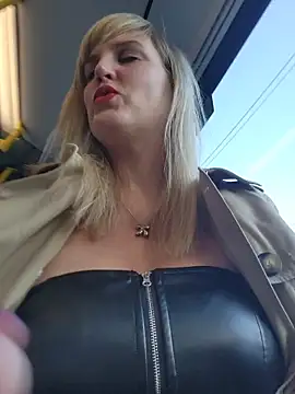 Sexybiene969 online show from October 24, 2025, 2:57 pm