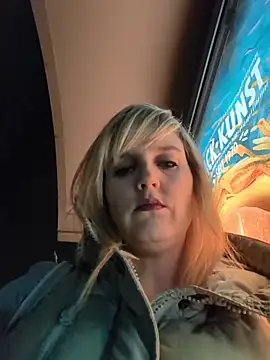 Sexybiene969 online show from December 4, 2025, 4:59 pm