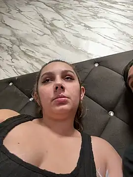 hotamanda01 online show from April 15, 2026, 11:50 am