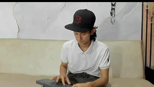 Snapshot of LucioDelDuque chatting on February 20, 2025, 1:25 am LucioDelDuque online show from February 20, 2025, 1:25 am