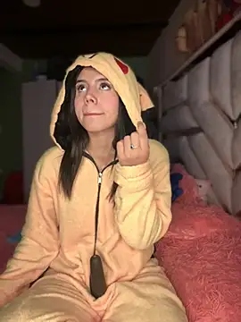 Snapshot of Laura-Khalifa chatting on November 17, 2025, 7:58 am Laura-Khalifa online show from November 17, 2025, 7:58 am