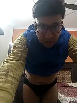 Snapshot of innocentboy1987 chatting on November 27, 2025, 6:04 am innocentboy1987 online show from November 27, 2025, 6:04 am