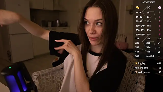 alexa feels  online show from February 23, 2025, 9:48 pm