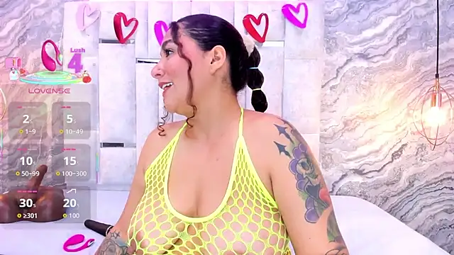 MelissaBloomm online show from April 8, 2026, 2:06 pm