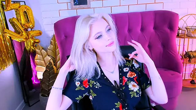 LeonaStane online show from March 8, 2025, 5:01 pm