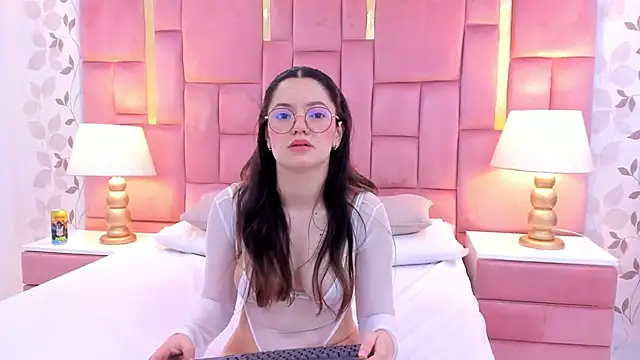 ArianaFranco online show from November 19, 2025, 4:40 pm