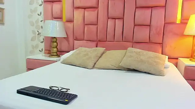 ArianaFranco online show from April 4, 2026, 12:24 pm