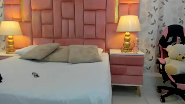 ArianaFranco online show from April 15, 2026, 2:24 pm