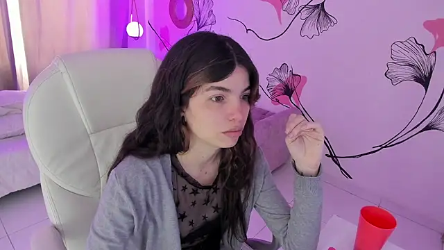 Isabela Fiorelli online show from April 19, 2026, 1:32 pm