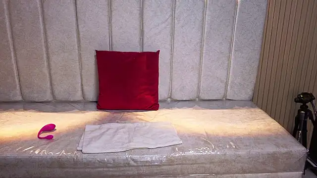 Cute Angell  online show from March 15, 2026, 4:13 pm