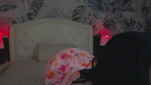 MaeveMoon online show from April 7, 2026, 6:30 pm