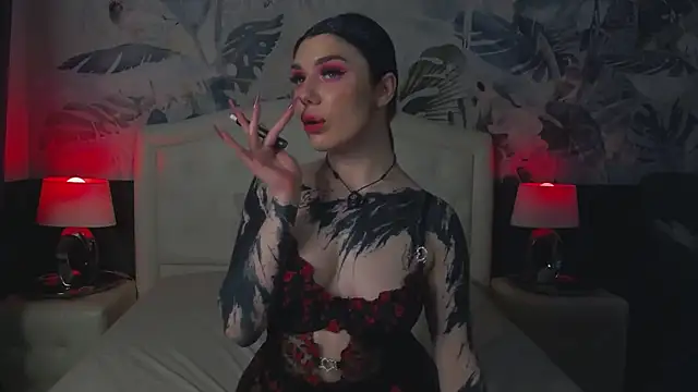 MaeveMoon online show from April 9, 2026, 8:25 pm