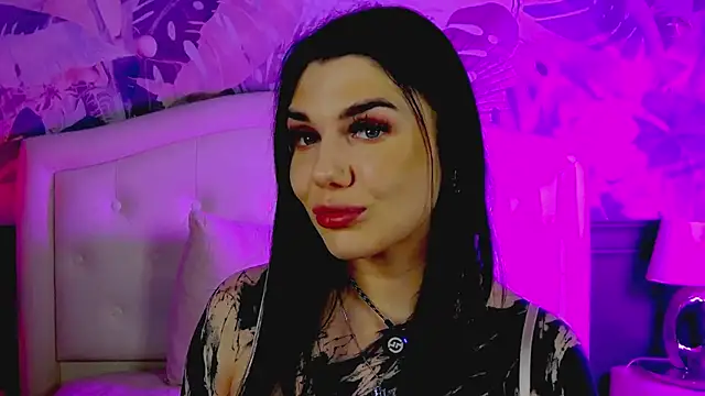 MaeveMoon online show from June 9, 2026, 10:32 pm