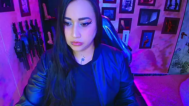 cherryy bombshelll online show from January 15, 2026, 4:22 pm