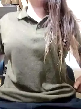 Ezella1 online show from December 19, 2025, 12:01 pm