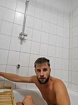 ademandjulia online show from September 25, 2025, 8:01 pm