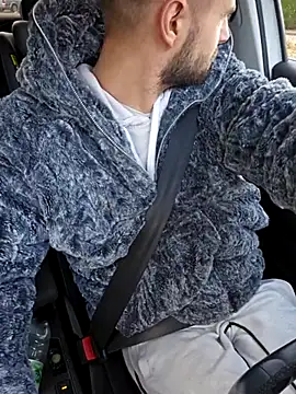 ademandjulia online show from February 28, 2026, 11:33 am