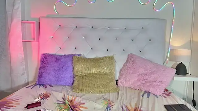 ariana smiith online show from February 28, 2025, 10:50 pm