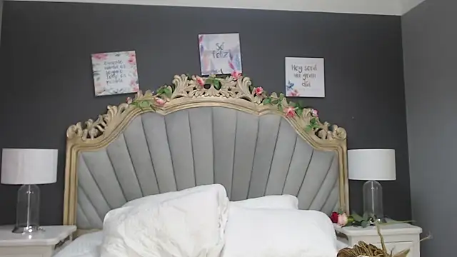 LindaBird online show from February 17, 2025, 9:08 pm