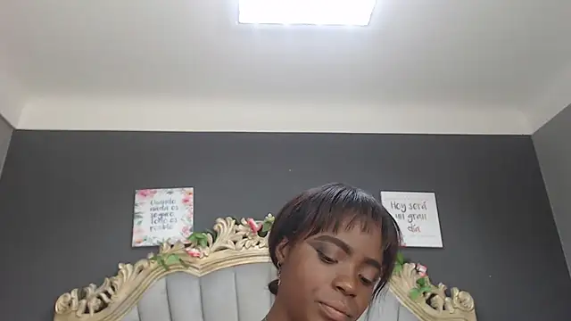 LindaBird online show from September 10, 2025, 8:09 pm