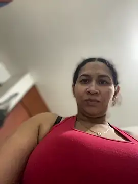 Carola-Ross online show from February 16, 2026, 9:33 pm