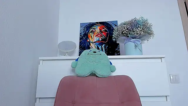 marilinaal online show from March 15, 2025, 10:13 am