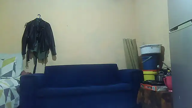 Snapshot of 01applebottom chatting on October 12, 2025, 7:29 am 01applebottom online show from October 12, 2025, 7:29 am