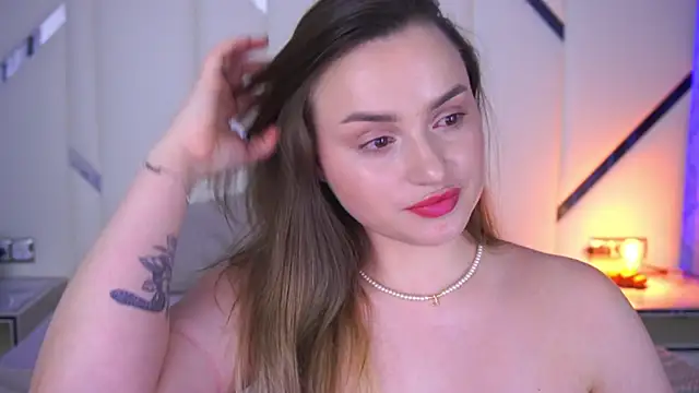 LindsieGreyy online show from March 6, 2025, 10:30 am